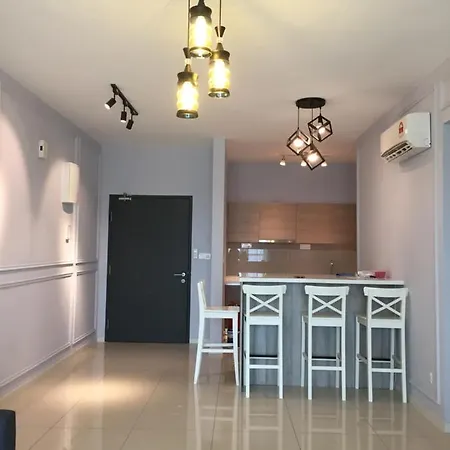 Emira Residence Seksyen 13 Shah Alam By Lodge Alpha Lavista Exterior photo