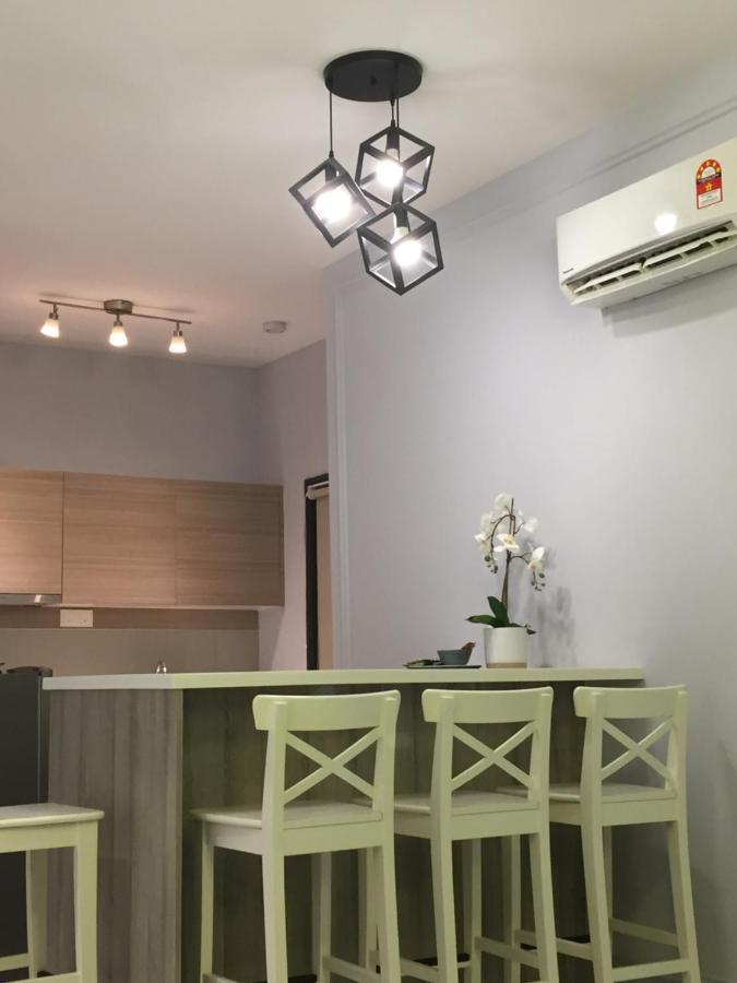 Emira Seksyen 13 By Alpha Lavista